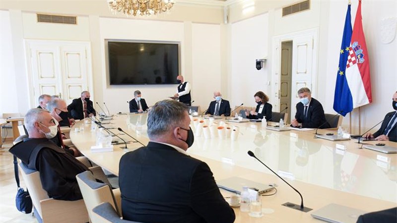 Predsjednik Vlade Plenković sastao se s izaslanstvom Viteškog alkarskog društva Sinj 